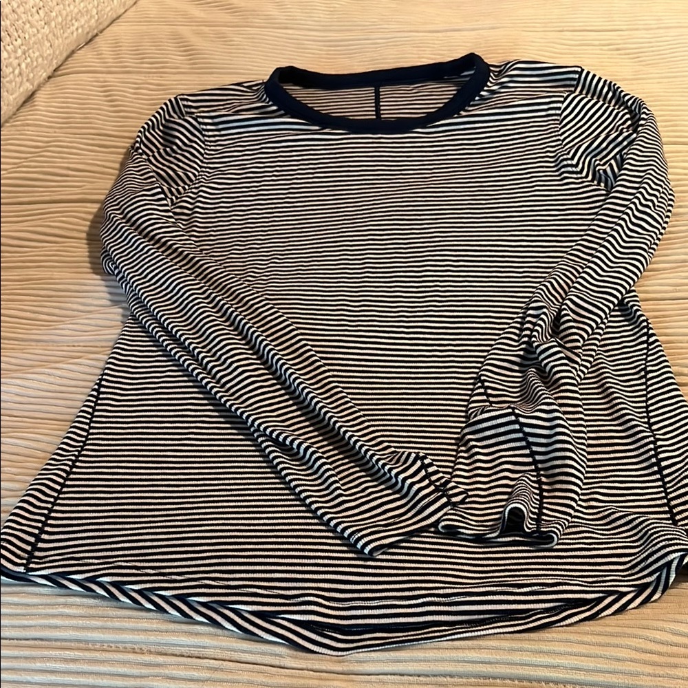 Lululemon hold tight long sleeve